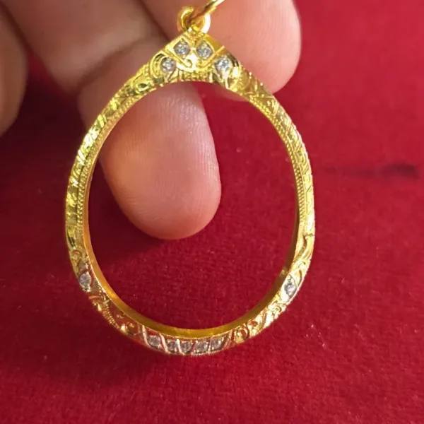 กรอบทองทรงไข่ 蛋形金壳