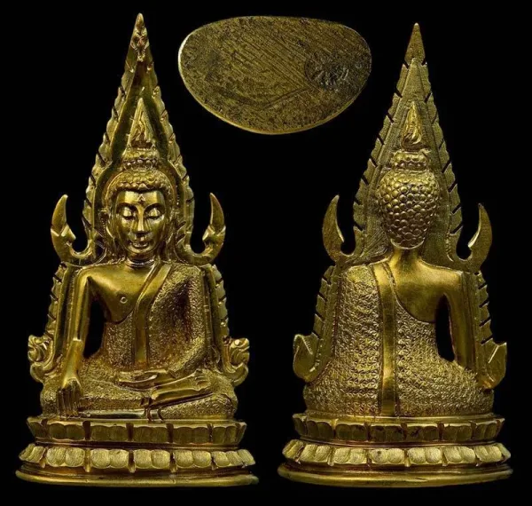 พระพุทธชินราชอินโดจีน สมเด็จพระสังฆราช (แพ) และคณาจารย์ร่วมปลุกเสก รุ่นอินโดจีน ปี 2485 เนื้อทองเหลือง พิมพ์แต่ง วัดสุทัศนเทพวราราม กรุงเทพมหานคร จำนวนการสร้าง 84,000 องค์