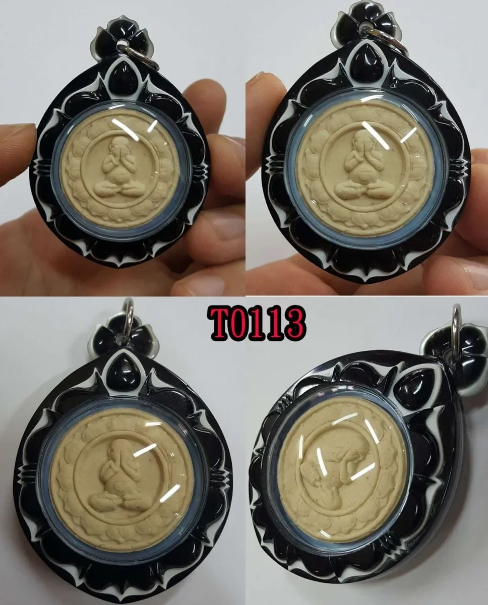 กรอบพลาสติกหน้ากากสองชั้นลายML006 แกนกลางจอบนอก2สีตามระบุ แกนกลางในสีฟ้าหรือสีตามเลือก ยอดติดพลอยPtทรงยอดน้ำ หู สีG1G2G3G4ตามระบุหรือแนบแบบ - T0113