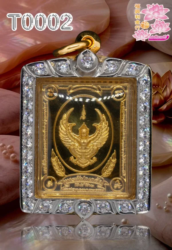 กรอบฝังเพชรเต็มหน้ายกกระเบาะเพชรบนล่าง ข้างลวดเกลียวสามชั้นน